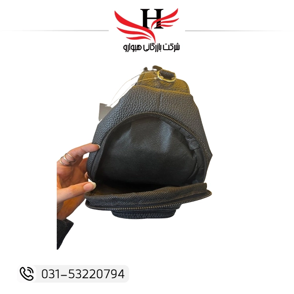 کیف دوشی ZARA-0013 با طراحی شیک و کاربردی، مناسب استفاده روزمره و فروش عمده، عرضه مستقیم از عمده‌فروشی هیوارو با نمایندگی شهرضا اصفهان و استان تهران